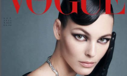 giulia versace ites|La bresciana Vittoria Ceretti in copertina di Vogue Italia per i 60 .